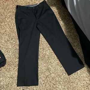 Men’s 34 x 30 black Hagar classic fit premium no iron